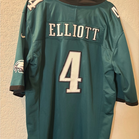 Philadelphia Eagles Elliot Jersey - Picture 2 of 3